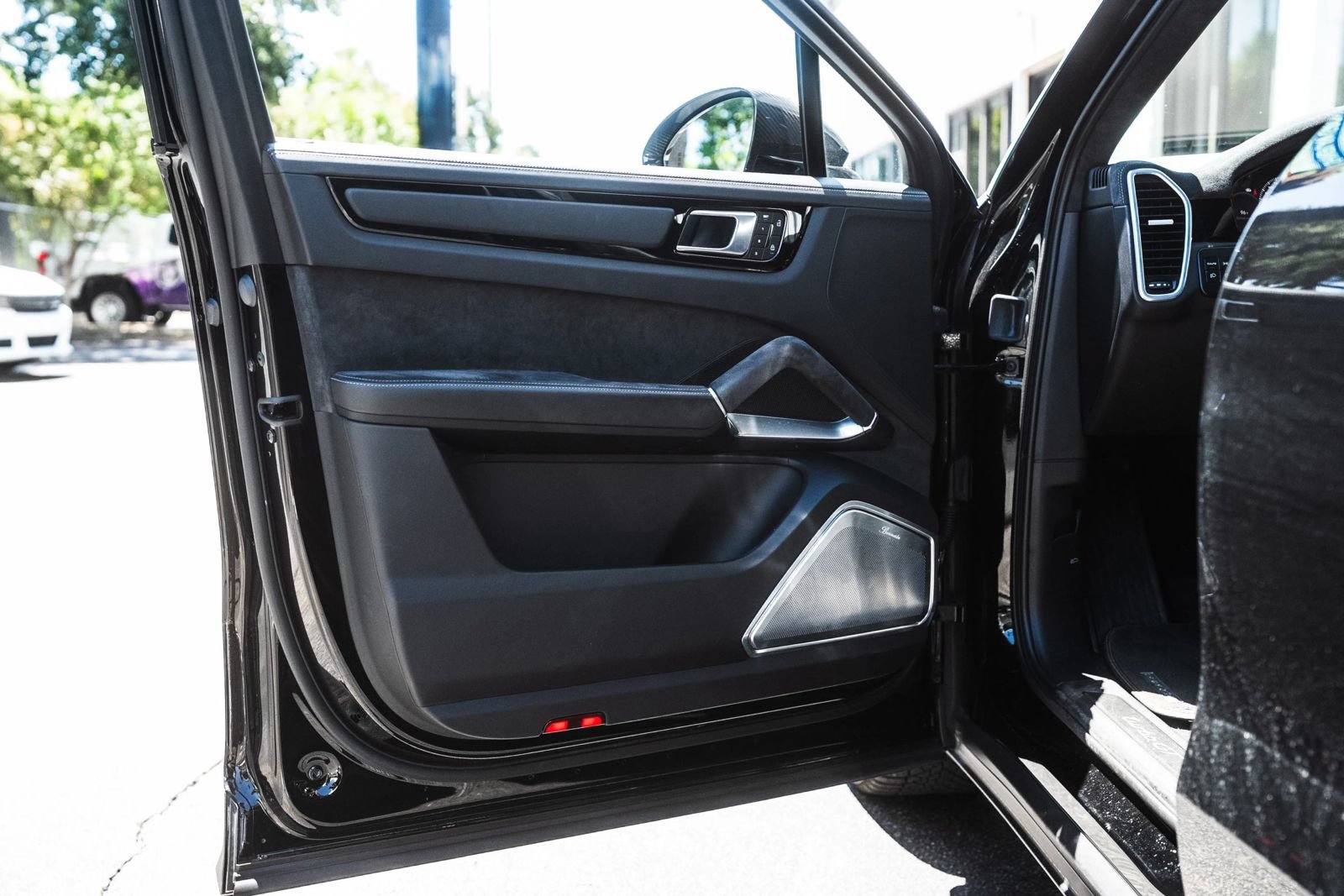 Used 2023 Porsche Cayenne Turbo GT AWD/4WD image 4