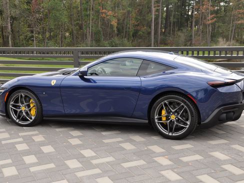 Used 2022 Ferrari Roma image 6