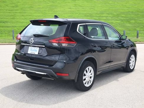 Used 2018 Nissan Rogue S FWD image 4