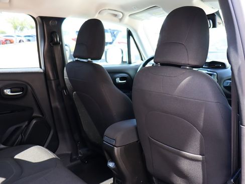 Used 2021 Jeep Renegade Latitude w/ Convenience Group FWD image 28