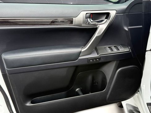 Used 2023 Lexus GX 460 Luxury image 12