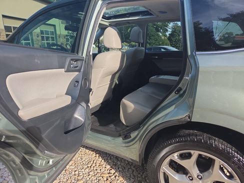 Used 2015 Subaru Forester 2.5i Touring w/ Popular Package #1 AWD/4WD image 17