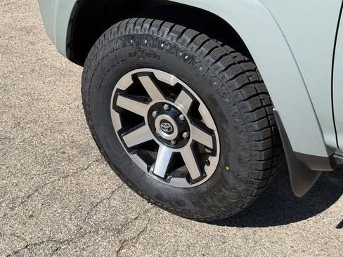 Used 2023 Toyota 4Runner TRD Off-Road AWD/4WD image 10
