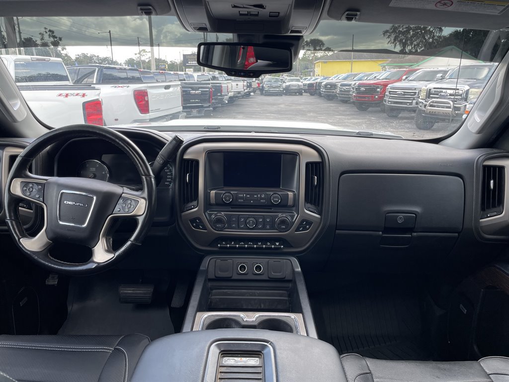 Used 2017 GMC Sierra 2500 Denali w/ Duramax Plus Package AWD/4WD image 5
