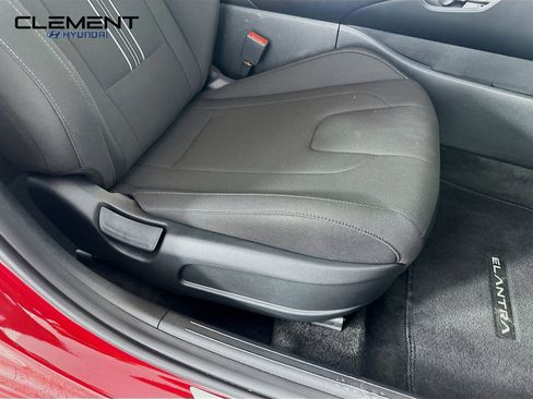 New 2025 Hyundai Elantra SEL image 28