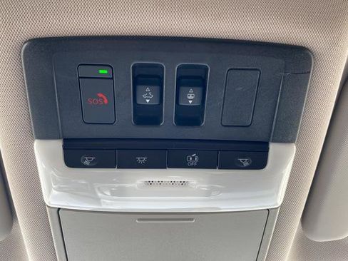 Used 2025 Nissan Rogue SV w/ SV Premium Package AWD/4WD image 33