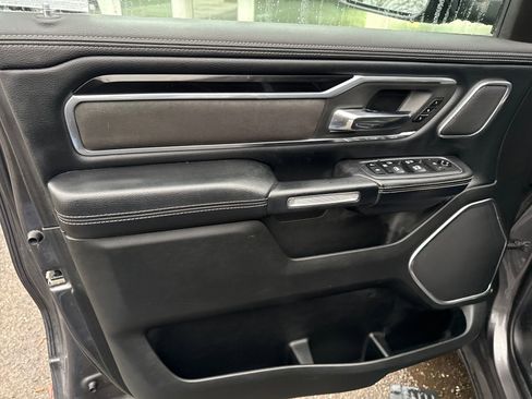 Used 2019 RAM 1500 Laramie image 10