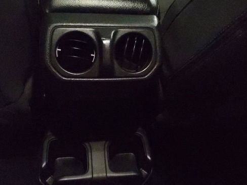 Used 2022 Jeep Wrangler Sport S image 13