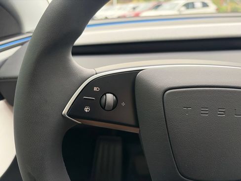Used 2026 Tesla Model Y Long Range AWD/4WD image 26