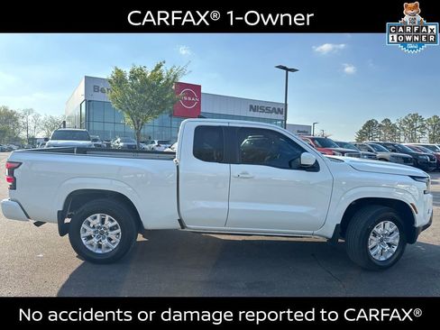 Certified 2024 Nissan Frontier SV w/ SV Convenience Package image 3