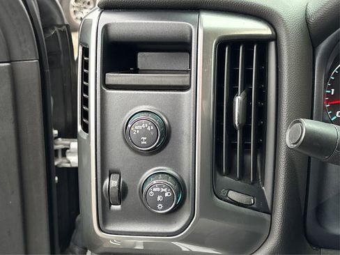 Used 2018 Chevrolet Silverado 1500 LT w/ All Star Edition image 32