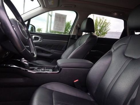 Certified 2022 Kia Sorento SX image 18