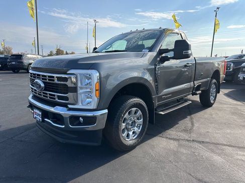 Used 2023 Ford F250 XLT AWD/4WD image 15