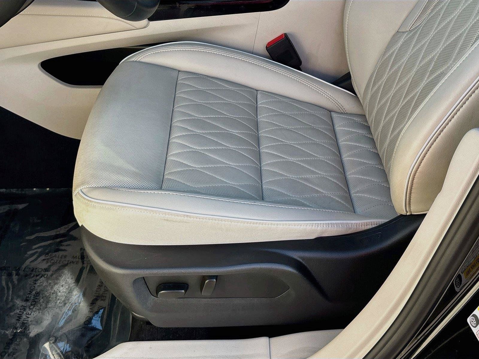 Used 2023 Buick Envision Avenir AWD/4WD image 20