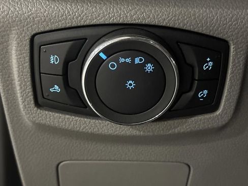 Used 2015 Ford F150 XLT image 23