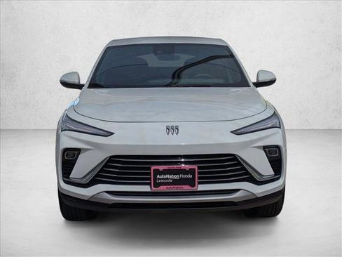 Used 2025 Buick Envista Preferred image 2