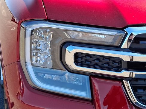 Used 2025 Ford Ranger XLT AWD/4WD image 9