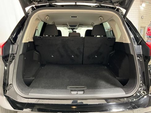 Used 2025 Nissan Rogue SV AWD/4WD image 25