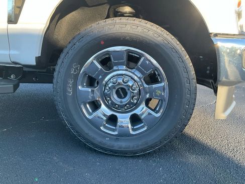 New 2026 Ford F250 Lariat w/ Chrome Package image 15