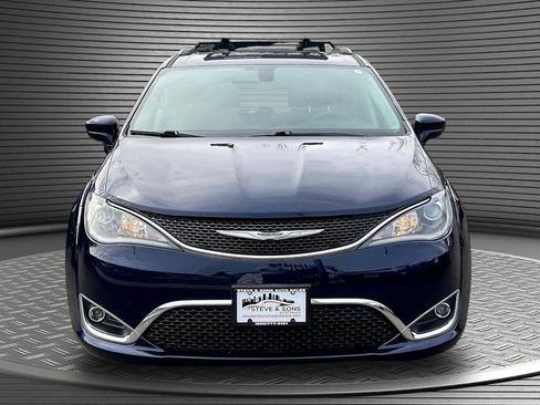 Used 2017 Chrysler Pacifica Touring-L image 2