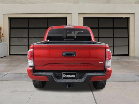 Used 2022 Toyota Tacoma TRD Off-Road w/ Technology Package AWD/4WD image 5