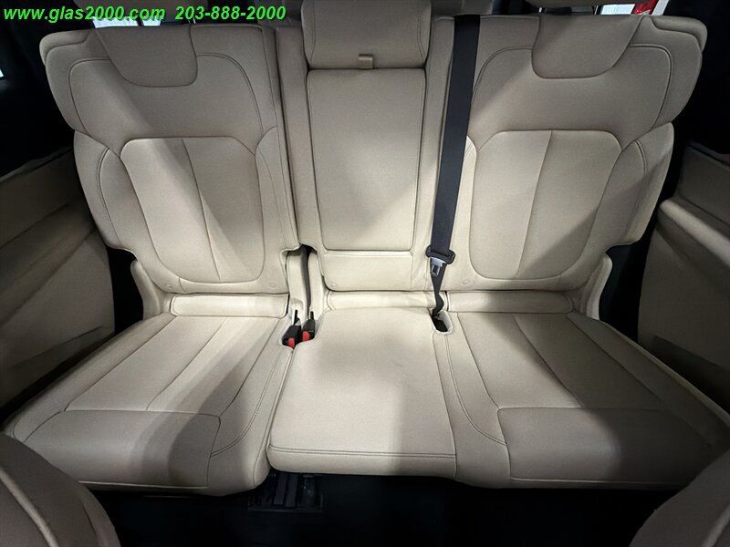 Used 2023 Jeep Grand Cherokee L Limited AWD/4WD image 17