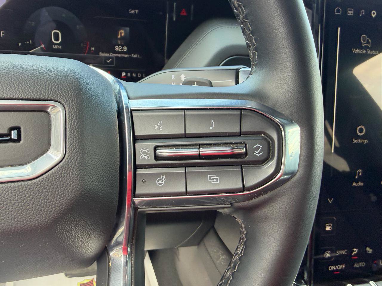 Used 2025 GMC Yukon XL Denali AWD/4WD image 33