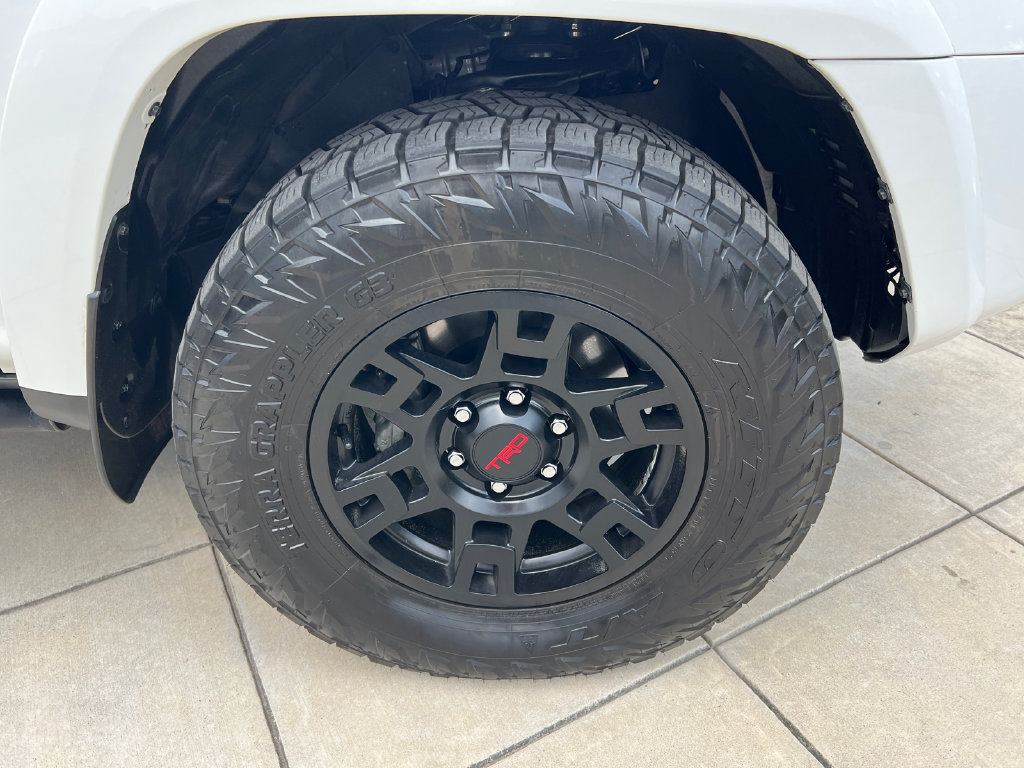 Used 2022 Toyota 4Runner TRD Off-Road Premium AWD/4WD image 5