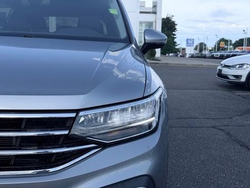 Used 2024 Volkswagen Tiguan SE AWD/4WD image 3