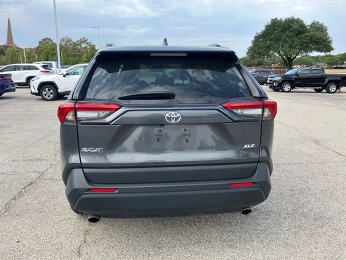 Used 2025 Toyota RAV4 XLE FWD image 5