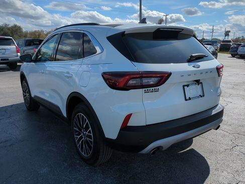 Used 2025 Ford Escape PHEV image 6