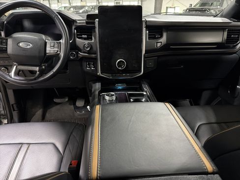 Used 2023 Ford Expedition Max Platinum image 11