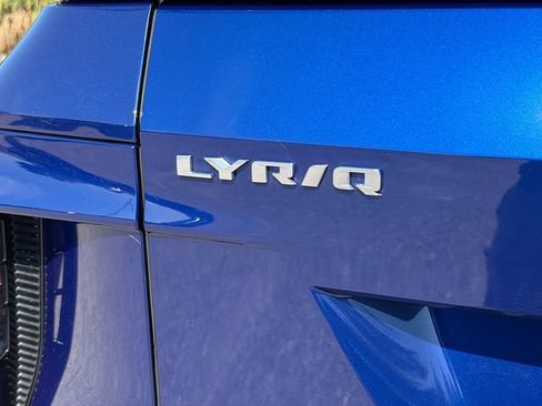 Used 2024 Cadillac Lyriq Luxury AWD/4WD image 11