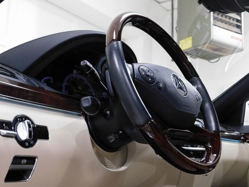 Used 2012 Mercedes-Benz S 550 4MATIC image 29