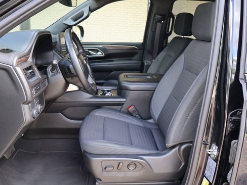 Used 2023 Chevrolet Suburban LS RWD image 9