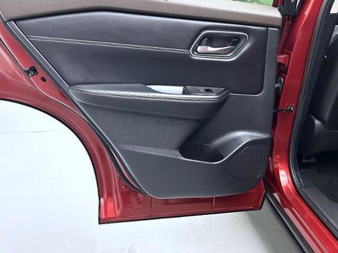 Certified 2023 Nissan Rogue Platinum FWD image 20