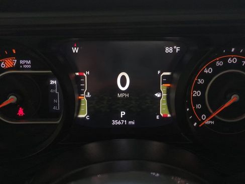 Used 2025 Jeep Wrangler Unlimited Sahara AWD/4WD image 20
