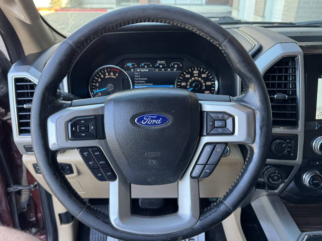 Used 2017 Ford F150 Lariat w/ Equipment Group 502A Luxury AWD/4WD image 22