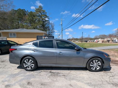 Used 2022 Nissan Altima 2.5 S image 4
