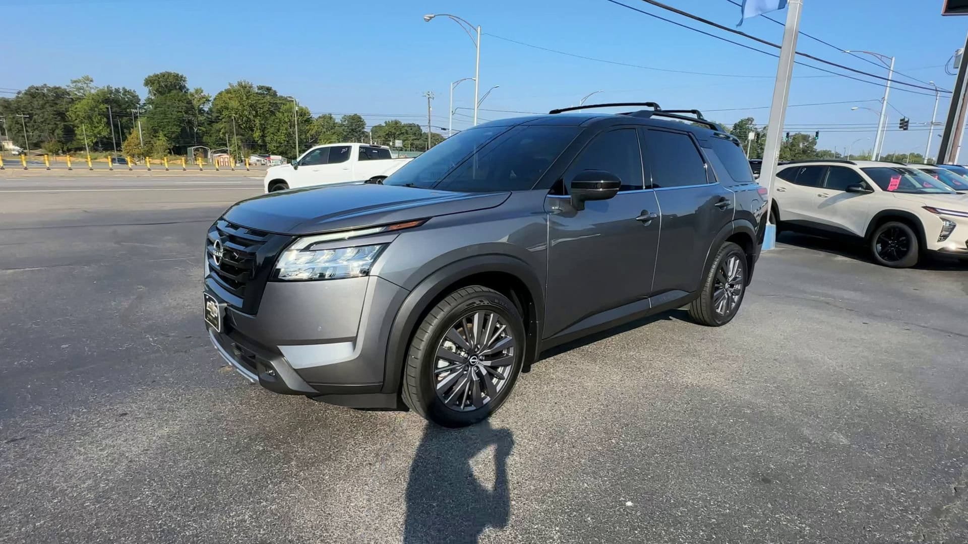 Used 2023 Nissan Pathfinder SL w/ SL Premium Package AWD/4WD image 4