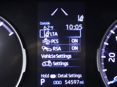 Used 2021 Toyota RAV4 LE AWD/4WD image 14