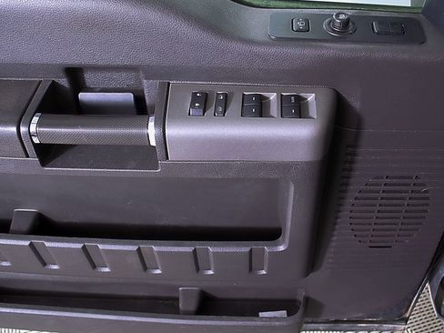 Used 2012 Ford F350 Lariat w/ Chrome Pkg image 16