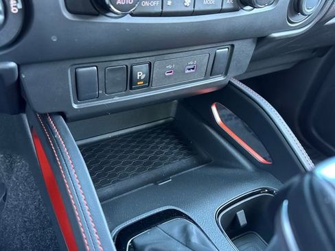 Used 2025 Nissan Frontier PRO-4X image 15