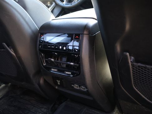 Used 2022 Jeep Grand Cherokee Overland w/ Advanced Protech Group III image 15