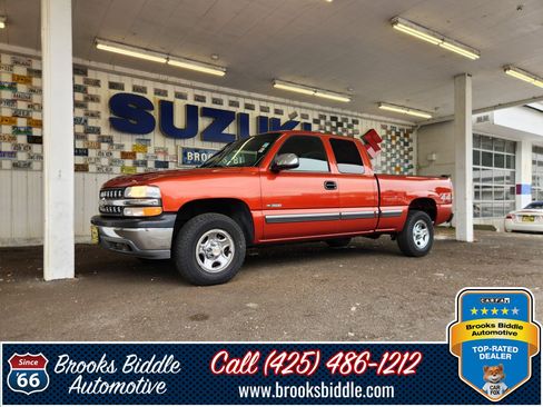Used 2001 Chevrolet Silverado 1500 LS w/ Firm Ride Suspension Pkg AWD/4WD image 1