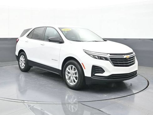 Used 2024 Chevrolet Equinox LS w/ LS Convenience Package FWD image 19
