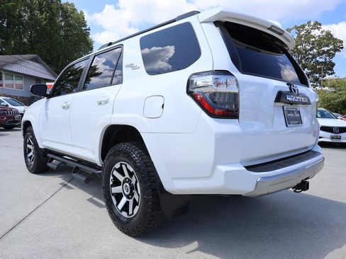 Used 2021 Toyota 4Runner TRD Off-Road Premium w/ Moonroof Package AWD/4WD image 4