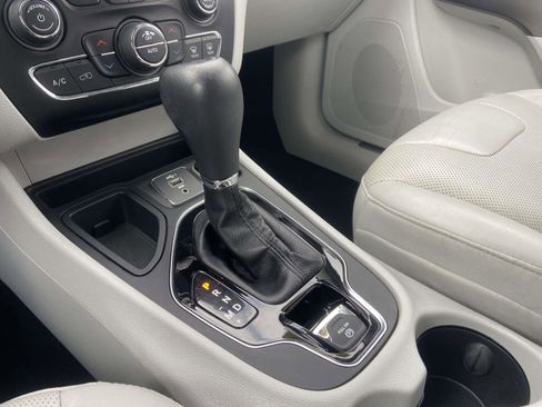 Used 2020 Jeep Cherokee Limited image 30