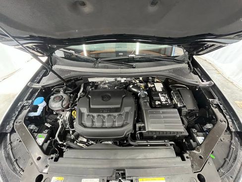 Used 2024 Volkswagen Tiguan SEL R-Line image 32