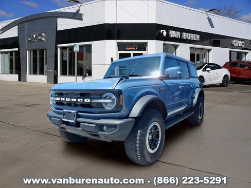 Used 2023 Ford Bronco Outer Banks w/ Sasquatch Package AWD/4WD image 1